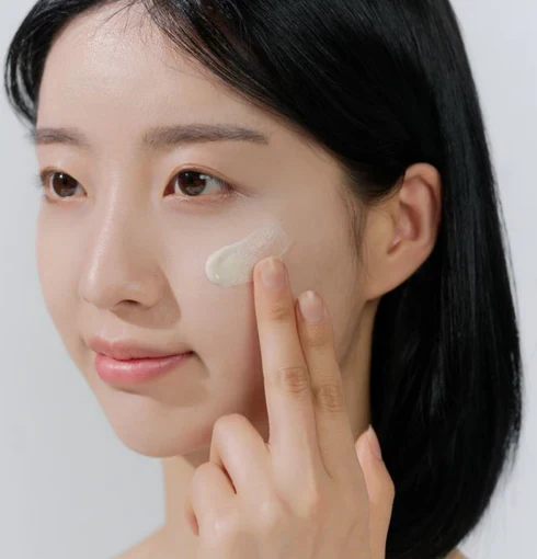 Madagascar Centella Air Fit Suncream Light [50ml] - Image 3